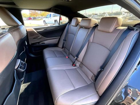Used 2022 Lexus ES 250 w/ Premium Package image 17