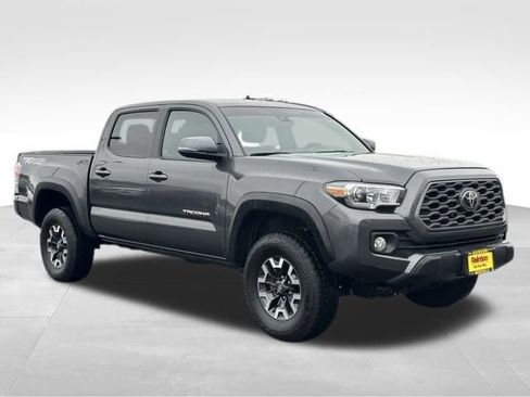 Used 2022 Toyota Tacoma TRD Off-Road w/ Technology Package image 31