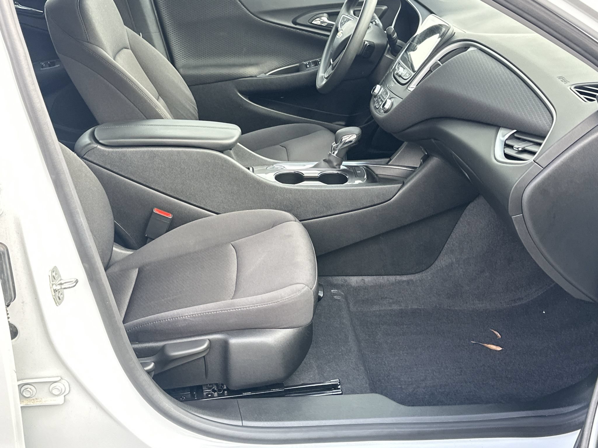 Used 2023 Chevrolet Malibu LT FWD image 13