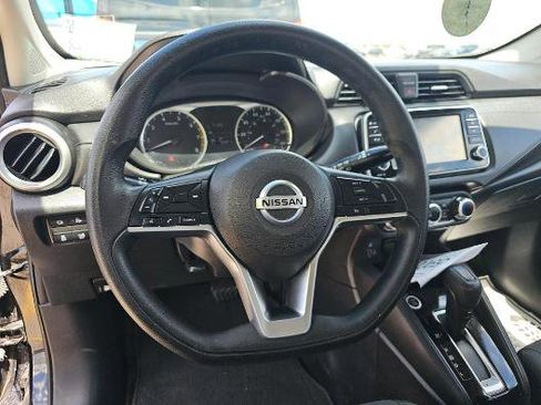 Used 2020 Nissan Versa S image 5