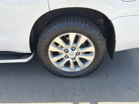 Used 2008 Toyota Sequoia Platinum RWD image 25