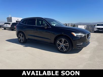 Used 2019 Volvo XC60 T5 Momentum w/ Multimedia Package