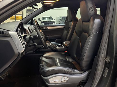 Used 2014 Porsche Cayenne GTS AWD/4WD image 5