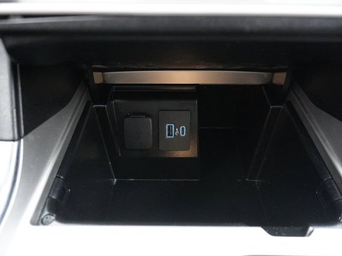 Used 2022 Ford Explorer XLT w/ Equipment Group 202A image 60