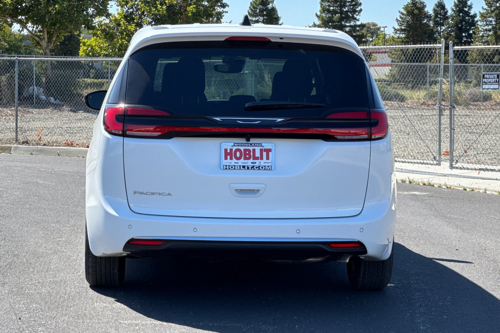 New 2027 Chrysler Pacifica Select FWD image 4