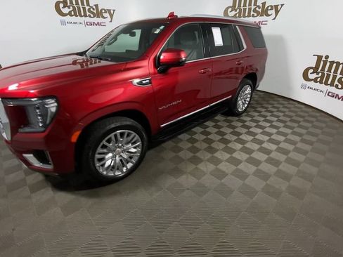 Certified 2023 GMC Yukon SLT w/ SLT Premium Package AWD/4WD image 4