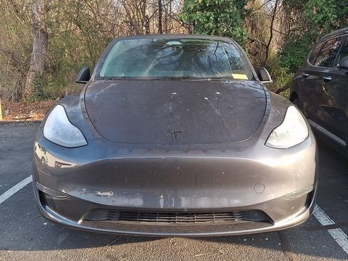 Used 2024 Tesla Model Y Performance image 2
