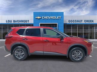 Used 2023 Nissan Rogue S video 2