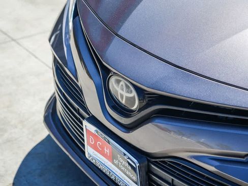 Used 2019 Toyota Camry LE FWD image 3