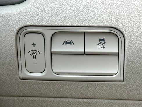 Certified 2023 Kia Sorento S w/ Panoramic Sunroof Package image 32