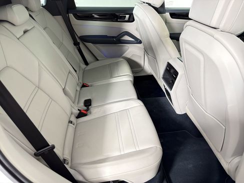 Certified 2023 Porsche Cayenne image 29