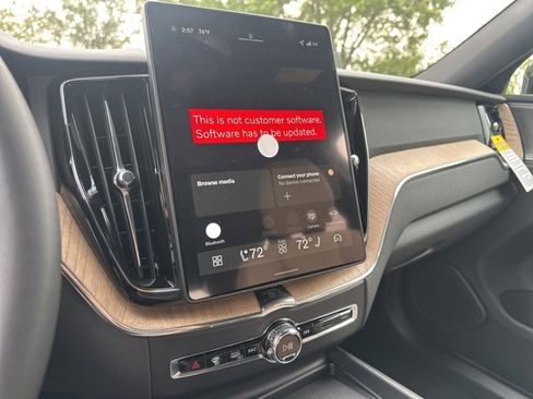 New 2026 Volvo XC60 B5 Plus w/ Climate Package image 15