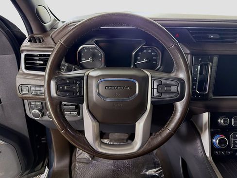 Used 2021 GMC Yukon XL Denali w/ Denali Premium Package AWD/4WD image 13