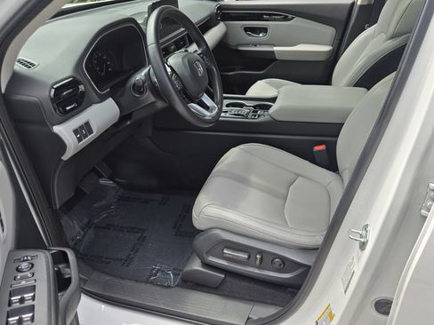 Used 2023 Honda Pilot Touring image 10