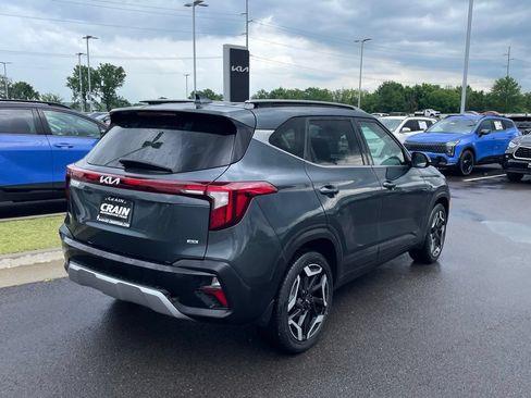 Certified 2024 Kia Seltos SX w/ SX Sunroof Package AWD/4WD image 7