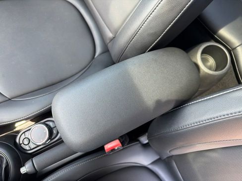 Used 2018 MINI Cooper 2-Door Hardtop FWD image 25