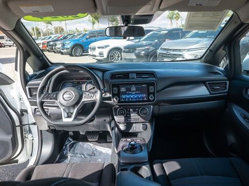 Used 2024 Nissan Leaf S image 28