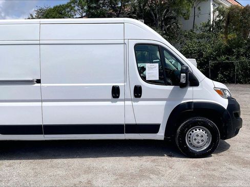 Used 2025 RAM ProMaster 2500 w/ Convenience Group FWD image 18