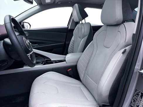 Used 2022 Hyundai Elantra Limited image 20