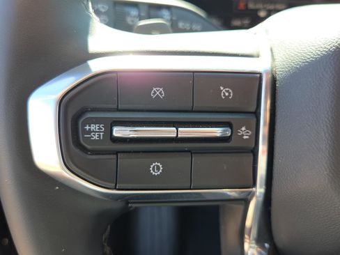 Used 2025 GMC Terrain Elevation image 22