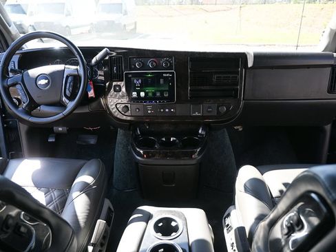 Used 2023 Chevrolet Express 2500 Extended RWD image 17