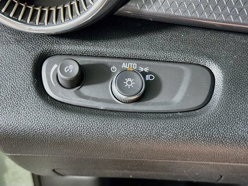 Used 2025 Chevrolet Trax ACTIV w/ Driver Confidence Package FWD image 19