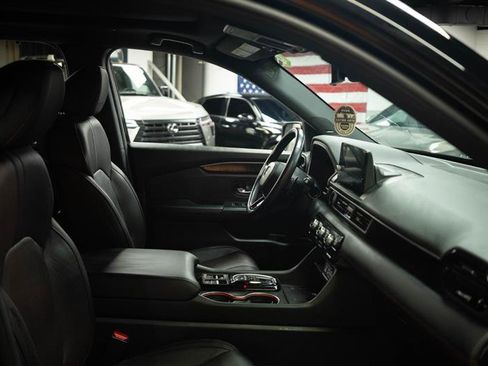 Used 2025 Honda Pilot Black Edition image 14