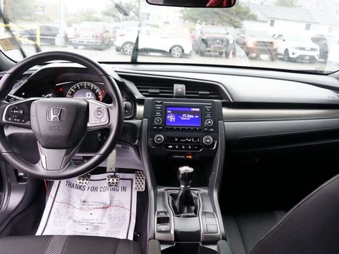 Used 2018 Honda Civic Sport image 10