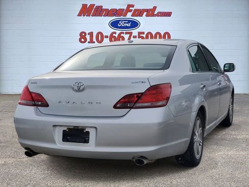 Used 2009 Toyota Avalon Limited image 3