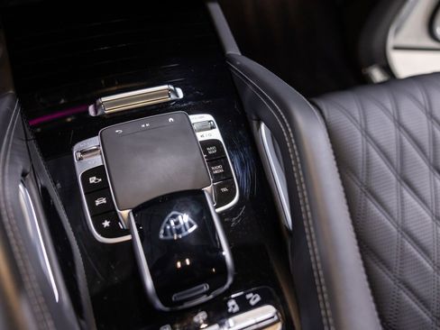 Used 2024 Mercedes-Benz Maybach GLS 600 4MATIC image 45