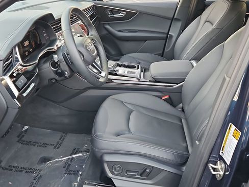 Certified 2025 Audi Q7 2.0T Premium w/ Convenience Plus Package image 11