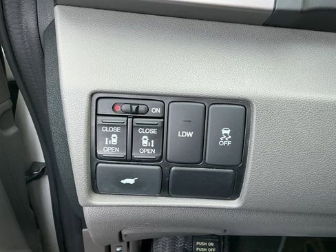 Used 2017 Honda Odyssey EX-L image 22