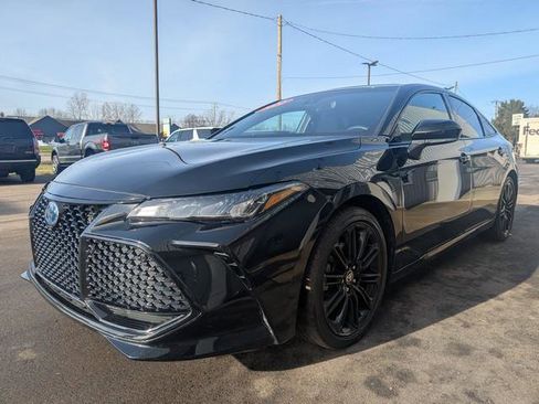 Used 2022 Toyota Avalon XSE image 4