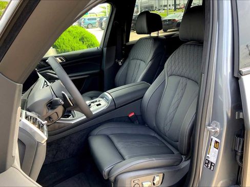New 2026 BMW X7 M60i image 9