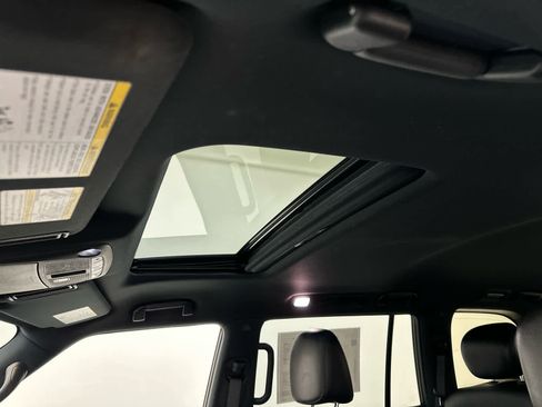 Certified 2024 Nissan Armada SL w/ Midnight Edition Package image 34