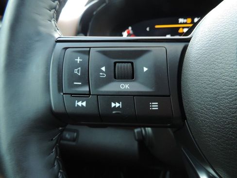 Used 2024 Nissan Pathfinder Platinum FWD image 28