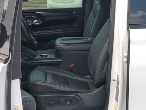 Used 2022 Chevrolet Tahoe Z71 w/ Luxury Package AWD/4WD image 11