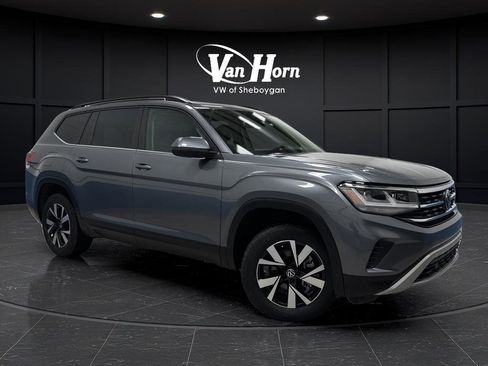 Used 2023 Volkswagen Atlas SE w/ Panoramic Sunroof Package image 1