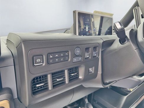 Used 2024 Chevrolet Brightdrop 400 w/ Commercial Equipment Package AWD/4WD image 13