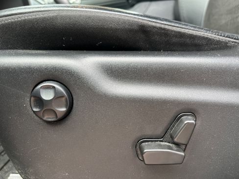 Used 2021 Jeep Grand Cherokee Laredo X image 38