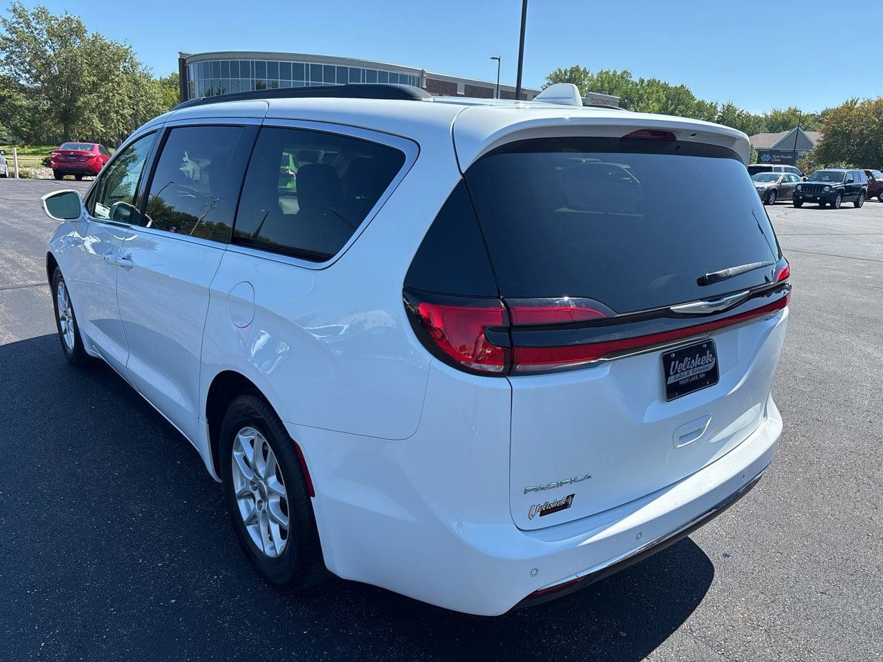 Used 2022 Chrysler Pacifica Touring-L FWD image 5