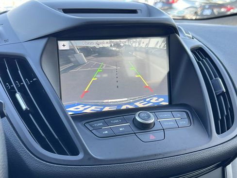 Used 2018 Ford Escape SE w/ SE Sync 3 Package image 14