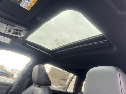 New 2026 Toyota Highlander XSE image 15