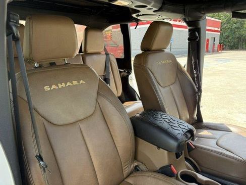 Used 2013 Jeep Wrangler Unlimited Sahara w/ Dual Top Group AWD/4WD image 6