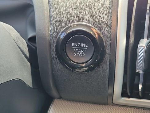 Certified 2025 Ford Expedition Active AWD/4WD image 12