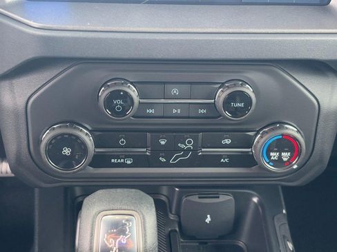 New 2025 Ford Bronco 4-Door image 16