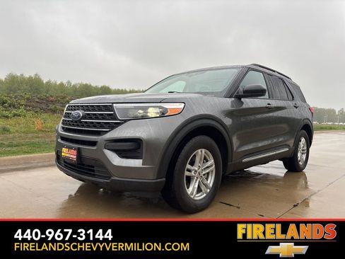Used 2022 Ford Explorer XLT AWD/4WD image 1