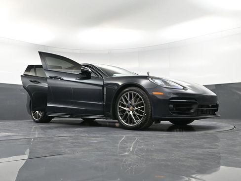 Certified 2023 Porsche Panamera 4 Platinum Edition image 38