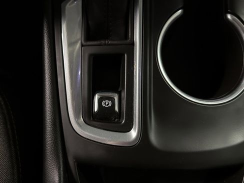 Used 2021 Chevrolet Equinox LT image 34