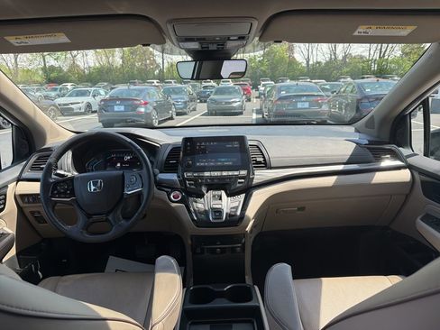Certified 2024 Honda Odyssey Elite image 12